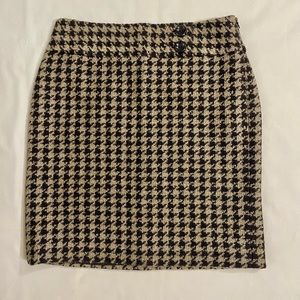 Ann Taylor houndstooth tweed skirt